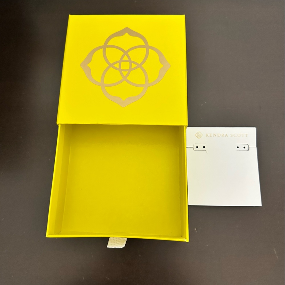 Kendra Scott Jewelry Yellow Gift Box w/White‎ Ribbon New Condition - Picture 2 of 7
